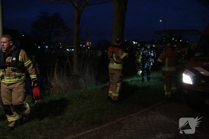 Veel hulpdiensten aanwezig vanwege fietsje langs waterkant