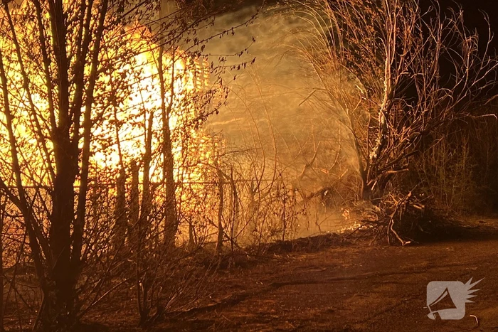 Enorme brand bij pallet opslag