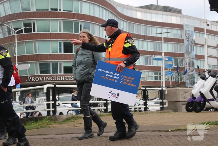 Politieagenten demonstreren tegen te hoge pensioenleeftijd