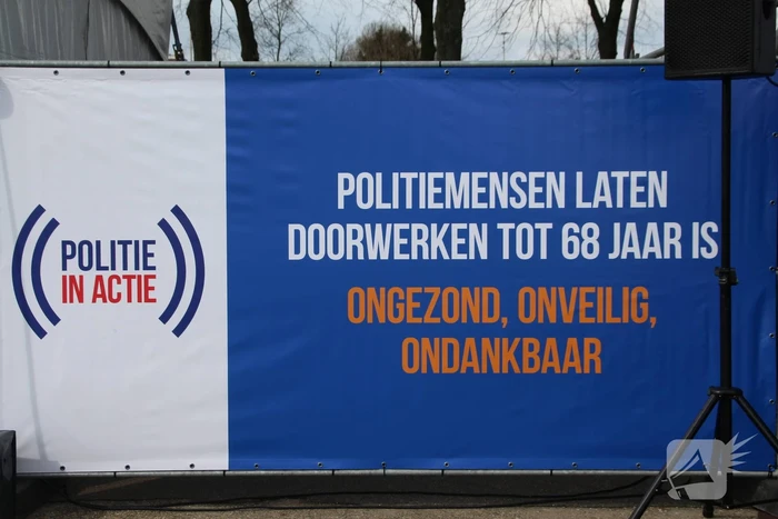Politieagenten demonstreren tegen te hoge pensioenleeftijd