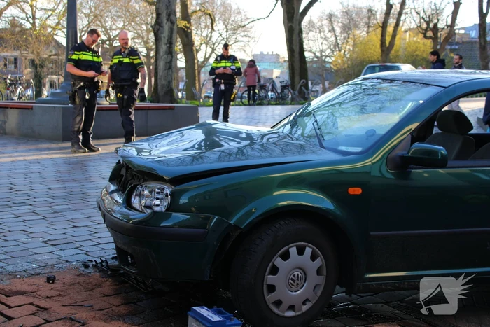 Auto ramt gevel Aziatisch restaurant