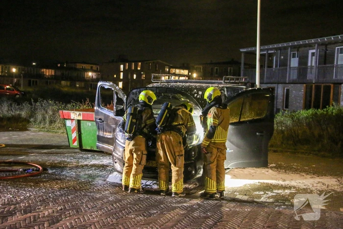Bestelbus total-loss na brand