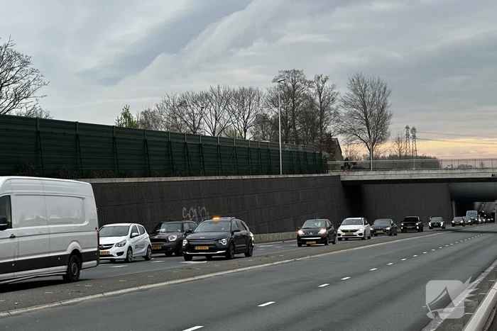 Rijstrook gestremd na aanrijding