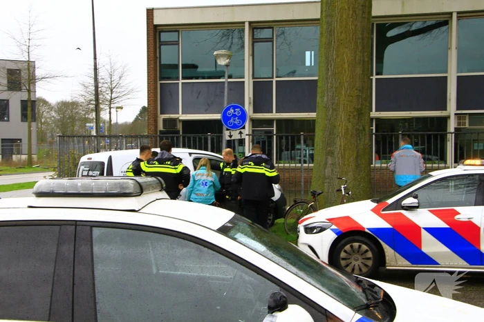 Fietser gewond bij aanrijding met bestelauto