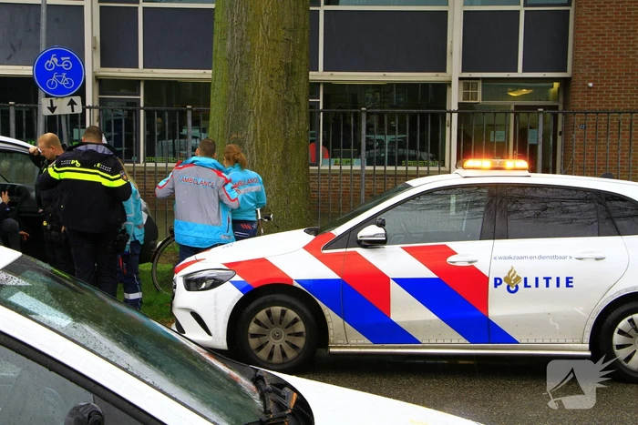 Fietser gewond bij aanrijding met bestelauto