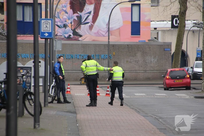 Omgeving afgezet na aantreffen verdacht pakket