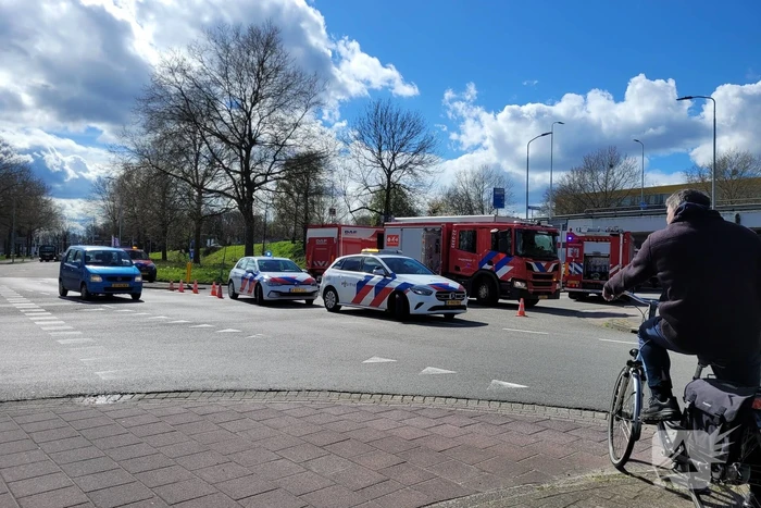 Vrachtwagenchauffeur bekneld na ongeval