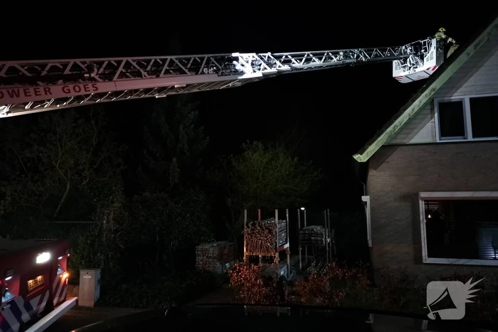 Schoorsteen geveegd na brand