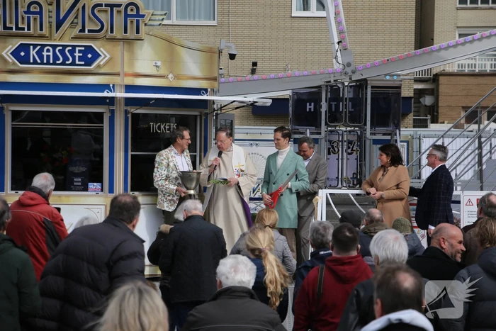 Reuzenrad Bella Vista feestelijk geopend