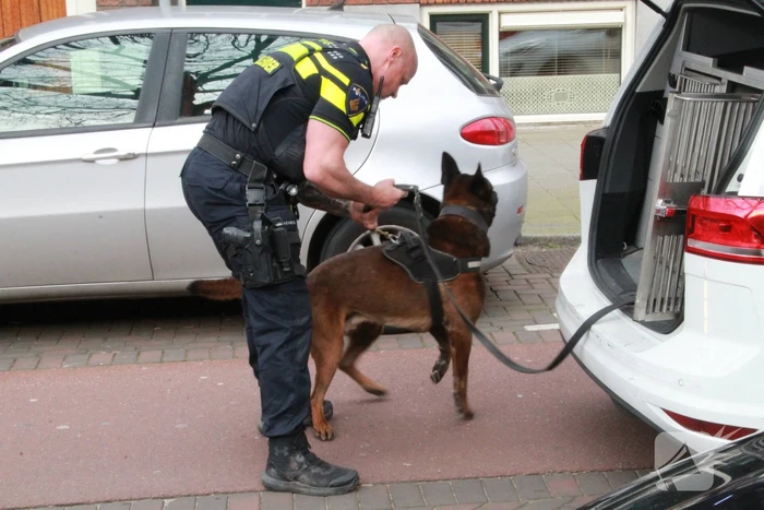 Politie valt woning binnen na melding steekpartij