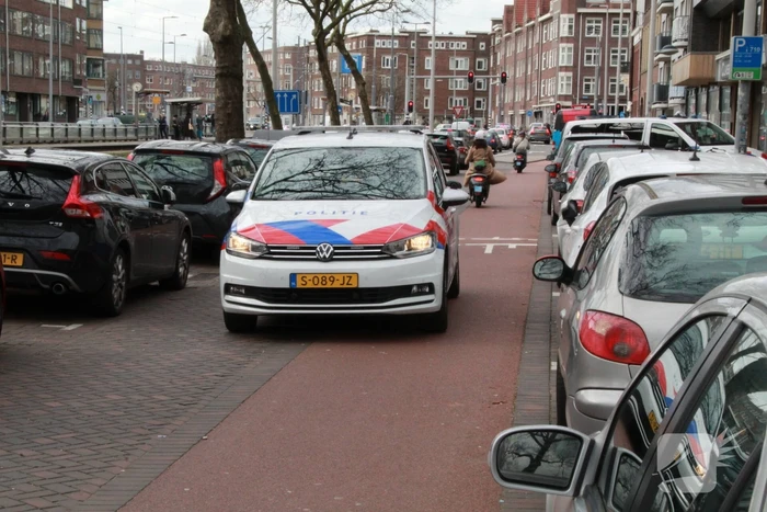 Politie valt woning binnen na melding steekpartij