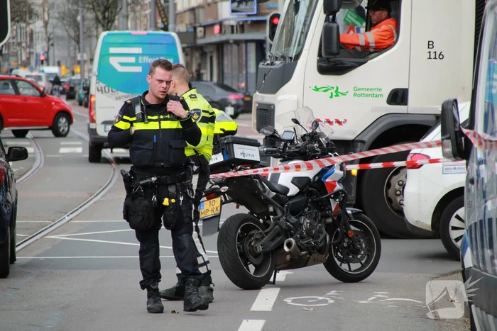 Politie valt woning binnen na melding steekpartij