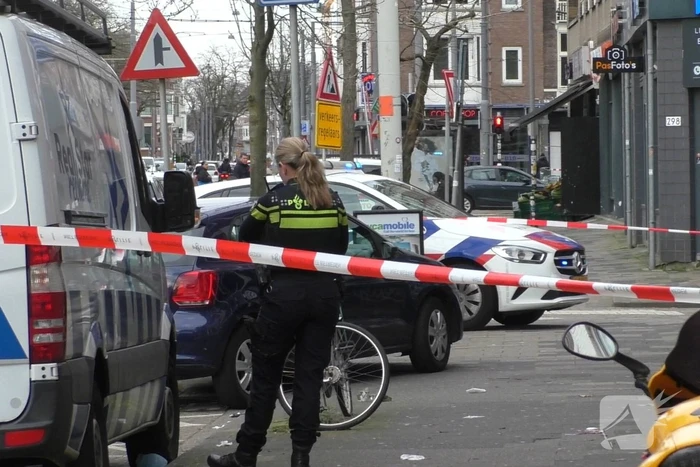 Politie valt woning binnen na melding steekpartij
