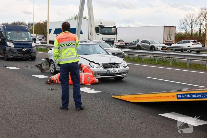 Drie voertuigen betrokken bij kettingbotsing