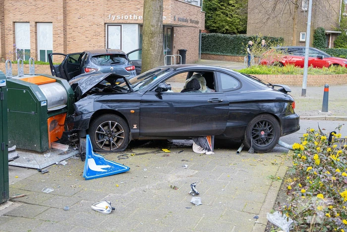 Twee gewonden bij ernstig ongeval op kruising