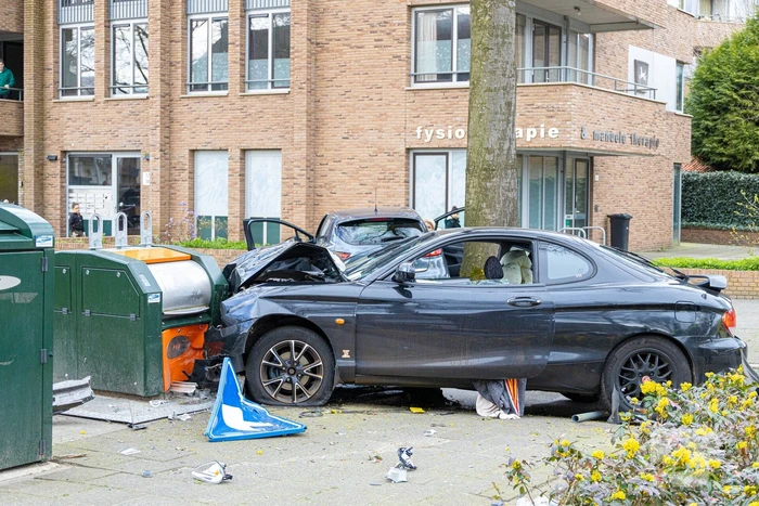 Twee gewonden bij ernstig ongeval op kruising