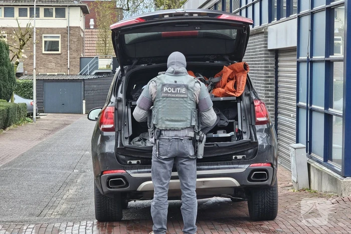 Arrestatieteam bij ernstig incident in centrum, ruim 150 woningen ontruimd