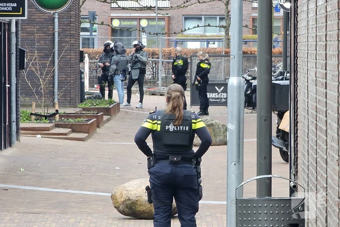 Arrestatieteam bij ernstig incident in centrum, ruim 150 woningen ontruimd