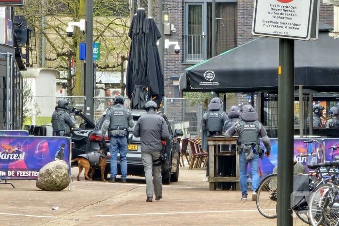 Arrestatieteam bij ernstig incident in centrum, ruim 150 woningen ontruimd