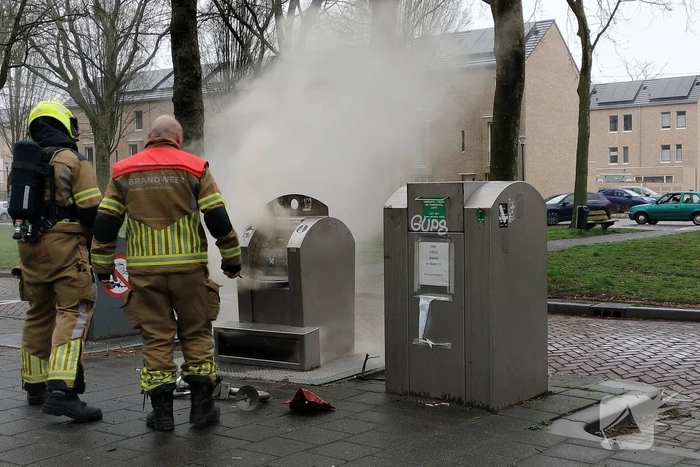 Flinke rookontwikkeling door brand in ondergrondse container
