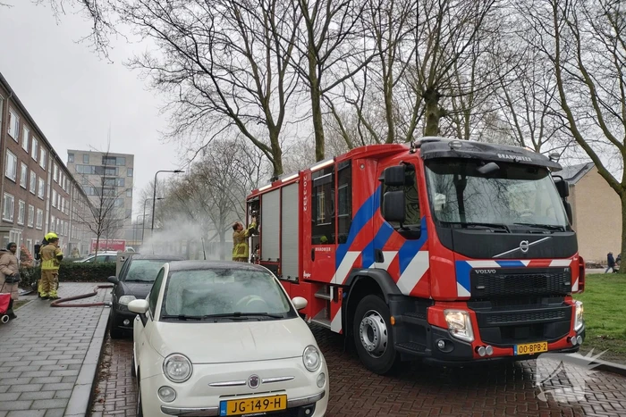 Flinke rookontwikkeling door brand in ondergrondse container