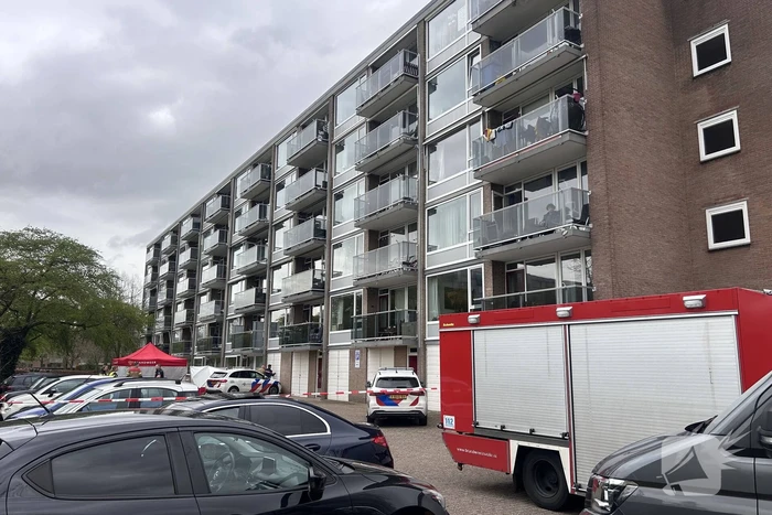 Onderzoek bij flat na incident