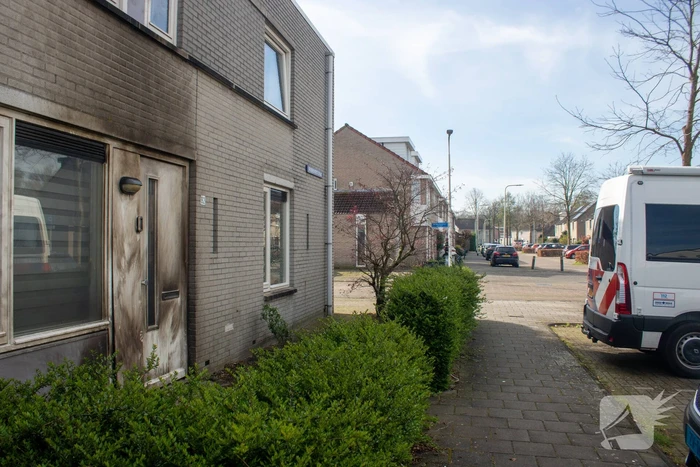 Woning beschadigd door explosie, kinderen in woning aanwezig