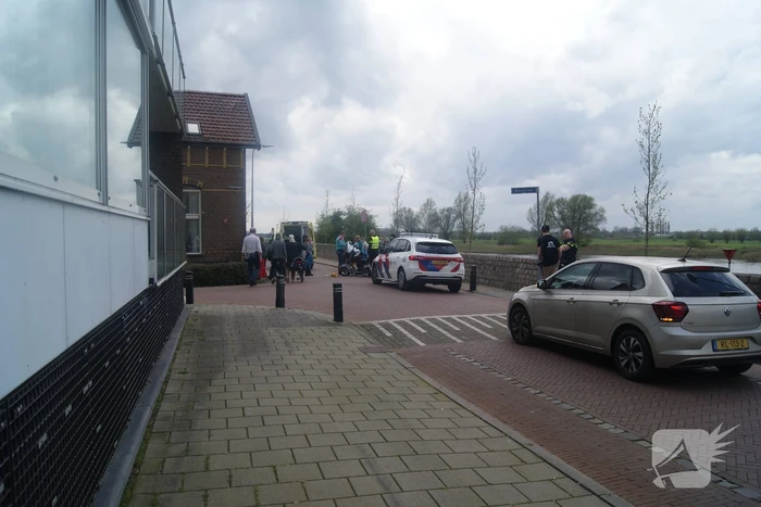 Persoon gewond na val met scootmobiel