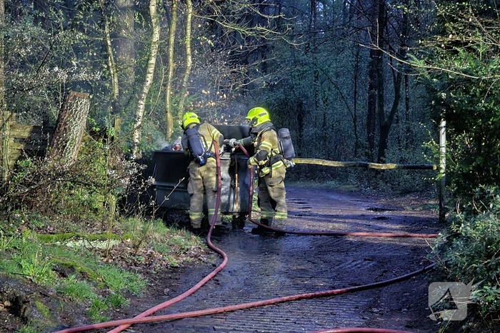 Flinke rookontwikkeling bij containerbrand