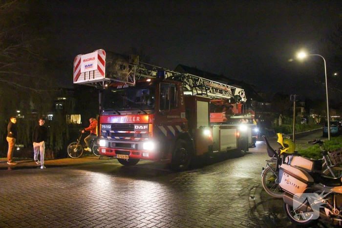 Brandweer zoekt in water naar mogelijk te water geraakt persoon