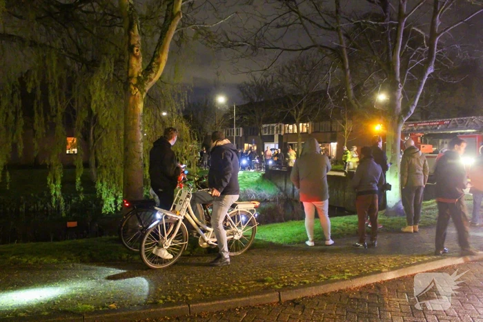 Brandweer zoekt in water naar mogelijk te water geraakt persoon