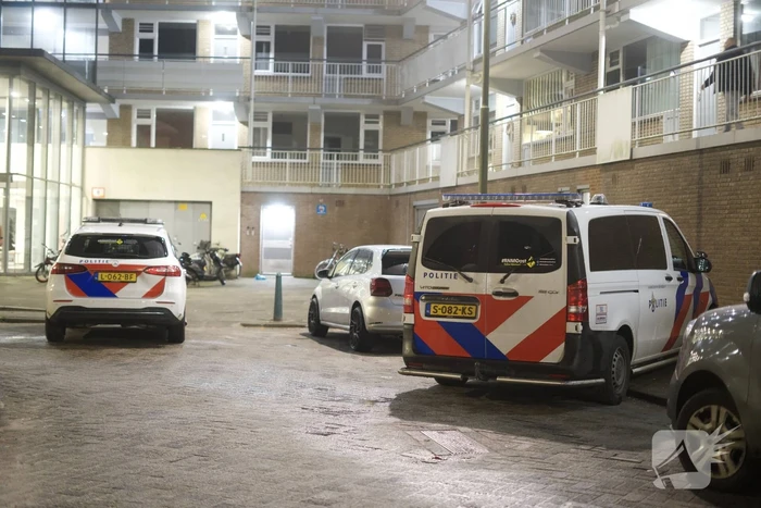 Plaats delict ingericht na explosie in geparkeerde auto
