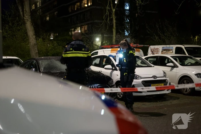 Plaats delict ingericht na explosie in geparkeerde auto