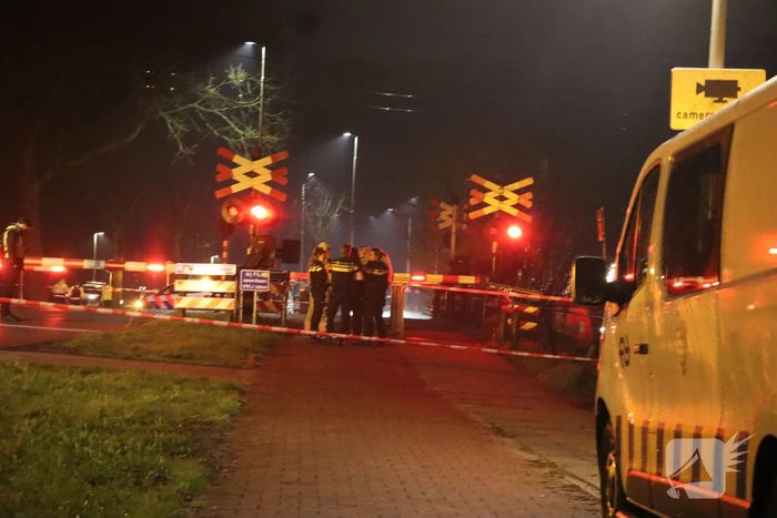 Trein krijgt aanrijding met persoon op spoorwegovergang