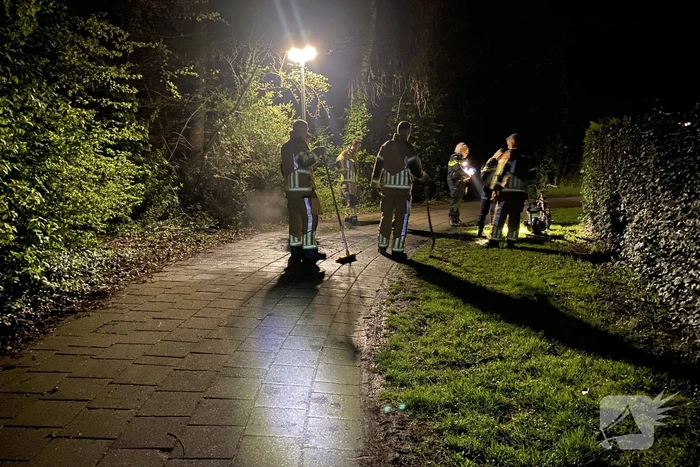 Scooter brandt volledig uit in woonwijk