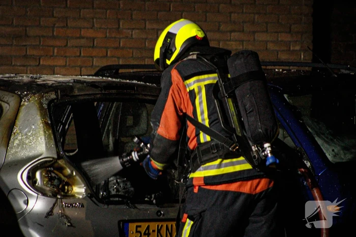 Veel schade bij autobrand op parkeerplaats