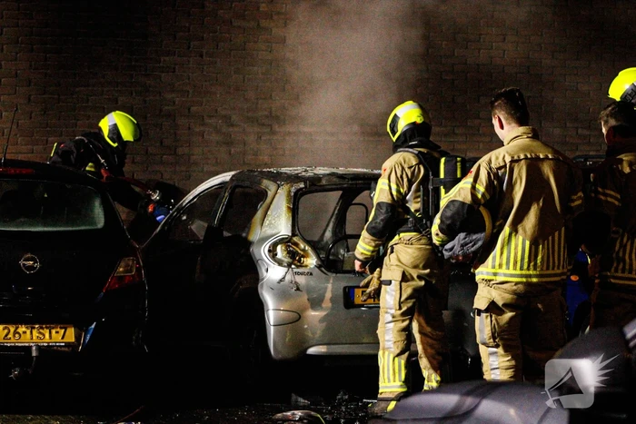 Veel schade bij autobrand op parkeerplaats