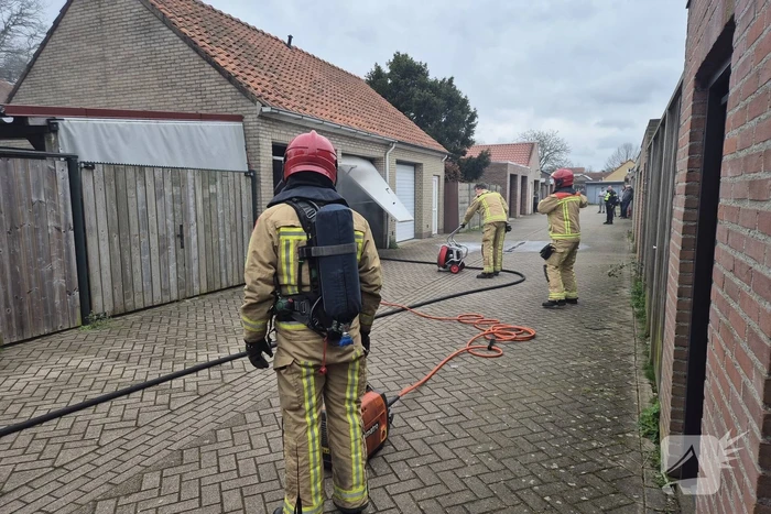Acculader veroorzaakt kortsluiting en brand in garagebox