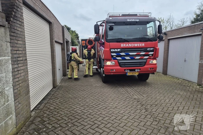 Acculader veroorzaakt kortsluiting en brand in garagebox