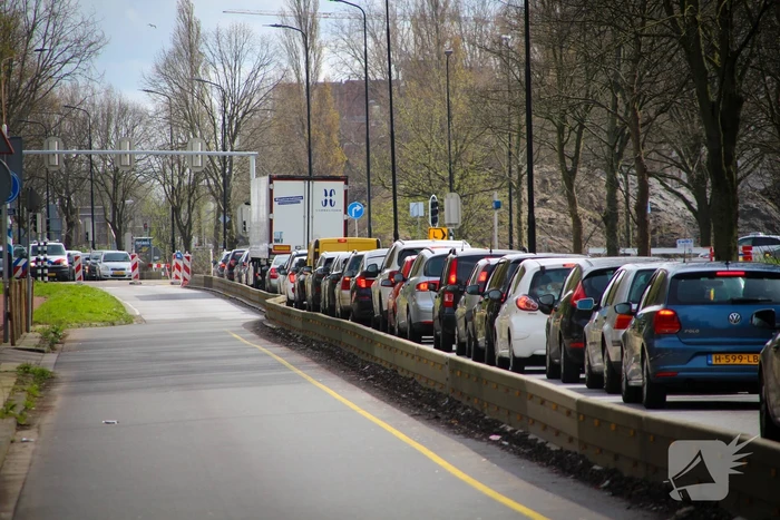 Verkeerschaos door kop-staartbotsing