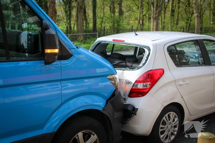 Verkeerschaos door kop-staartbotsing