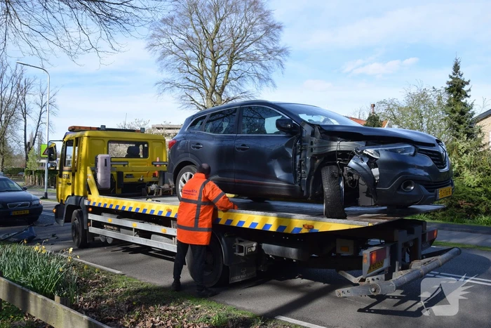 Flinke aanrijding tussen drie auto's
