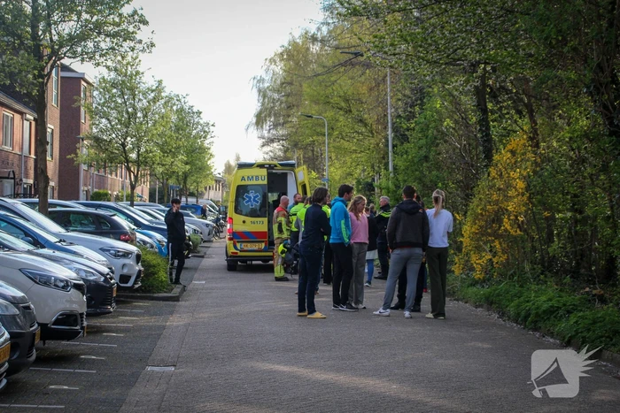 Scooter vliegt in brand na valpartij, bestuurder gewond