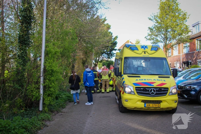 Scooter vliegt in brand na valpartij, bestuurder gewond