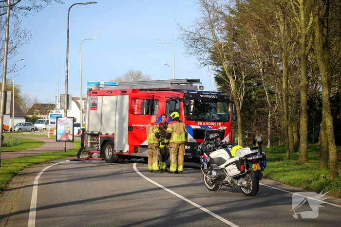 Scooter vliegt in brand na valpartij, bestuurder gewond
