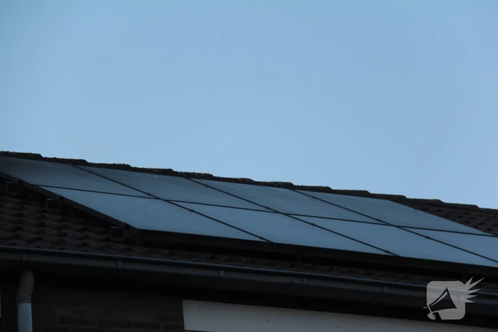 Brandweer controleert zonnepanelen op mogelijke brand