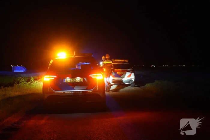 Motorrijder botst op stilstaande fietsers