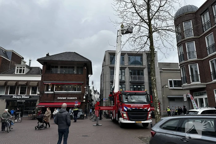Brandweer groots ingezet voor brand in kledingwinkel