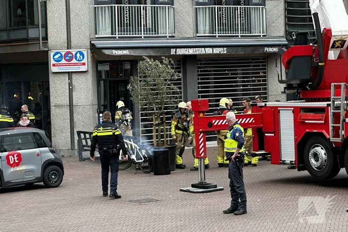 Brandweer groots ingezet voor brand in kledingwinkel
