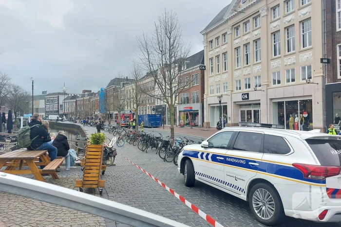 Brandweer groots ingezet voor brand in kledingwinkel